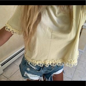 Yellow cropped t-shirt